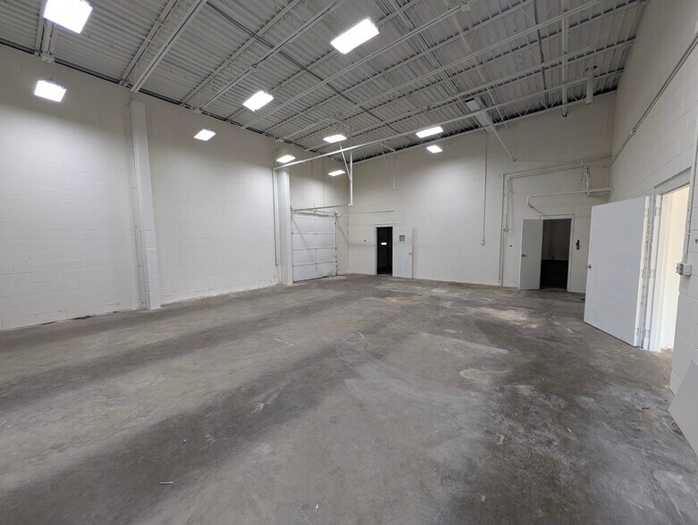 More Photos Of 1822 Todds Ln, Hampton Freestanding For Lease