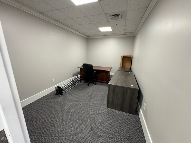 More Photos Of 901-925 Clint Moore Rd, Boca Raton Loft Creative Space For Sale