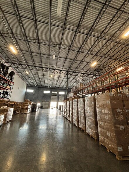 More Photos Of 11706 Landstar Blvd, Orlando Distribution For Lease