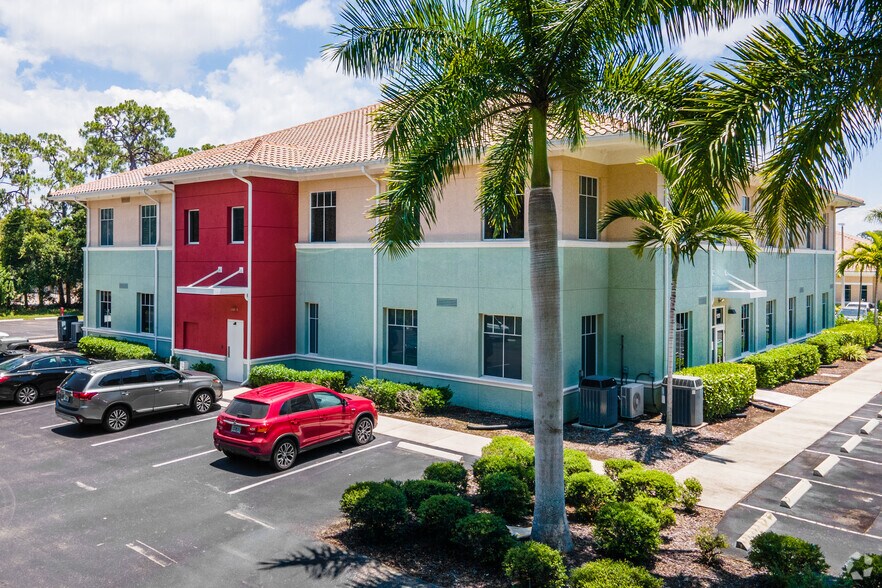 More Photos Of 9911 Corkscrew Rd, Estero Medical For Lease