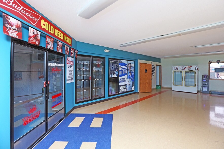 More Photos Of 4300 S 22nd Ave E, Newton Convenience Store For Sale