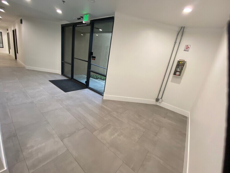 More Photos Of 23293 S Pointe Dr, Laguna Hills Medical For Lease