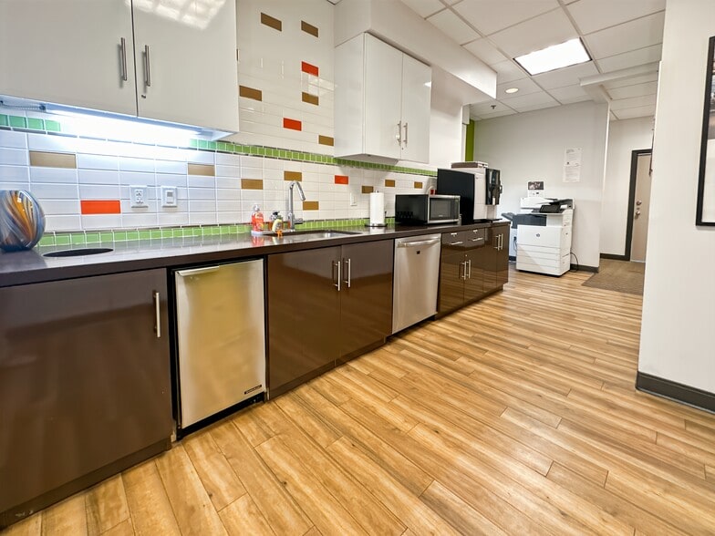 More Photos Of 433 Plaza Real, Boca Raton Coworking Space