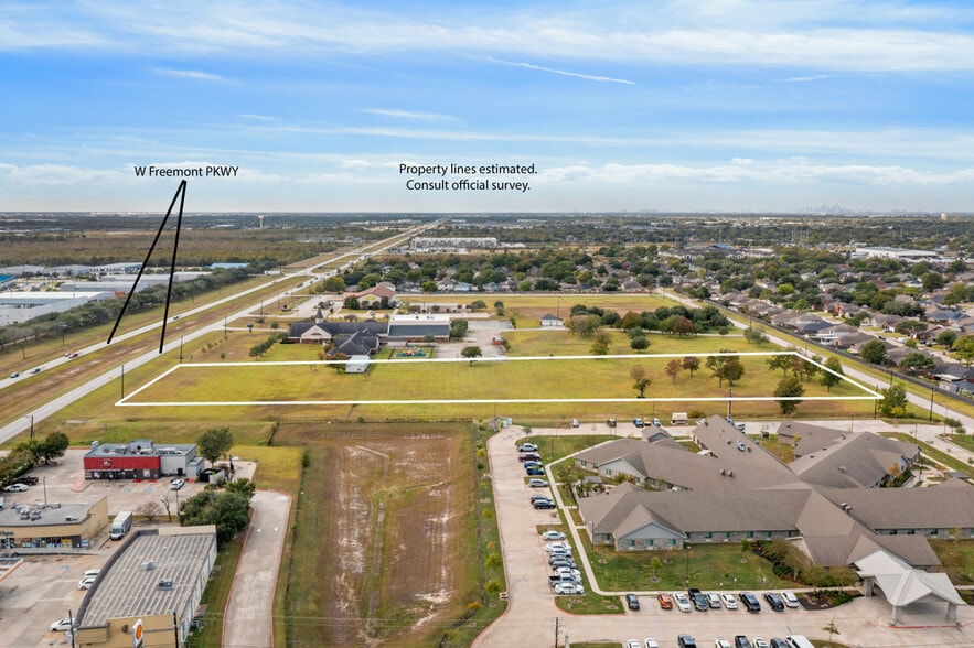More Photos Of 9601 Fairmont Parkway, La Porte Land For Sale