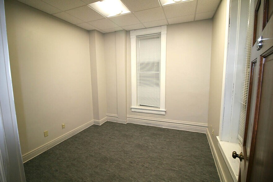 More Photos Of 408 North St, Logansport Office Residential For Lease