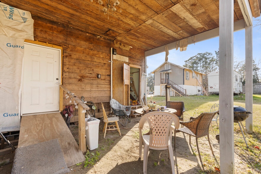 More Photos Of 304 W Wheat St, Woodville Specialty For Sale