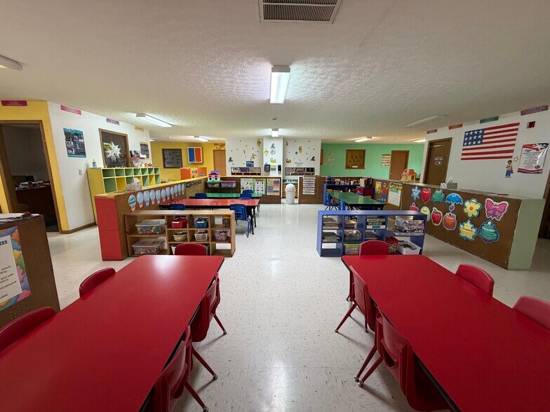 More Photos Of 100 Bosa Dr, Saint Robert Health Club For Sale