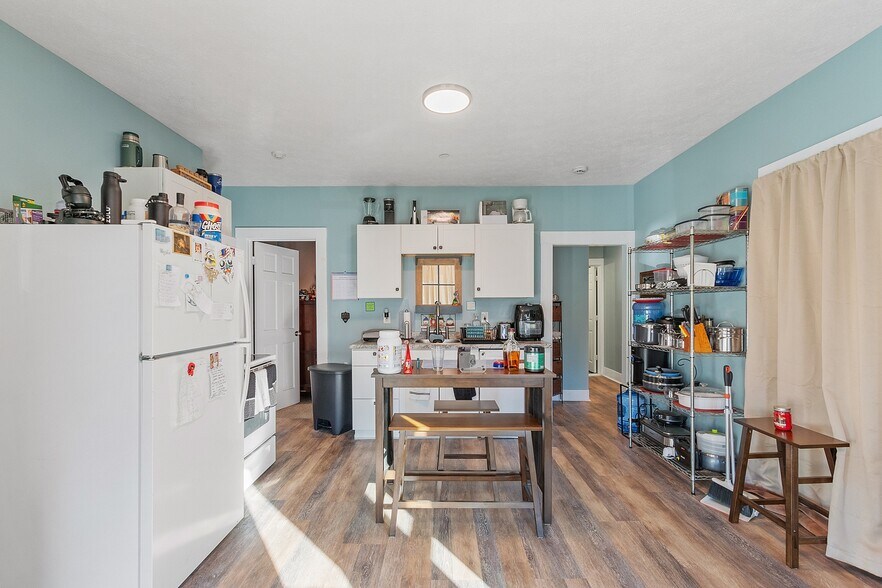 More Photos Of 122 Laurel St, Fitchburg Multifamily For Sale