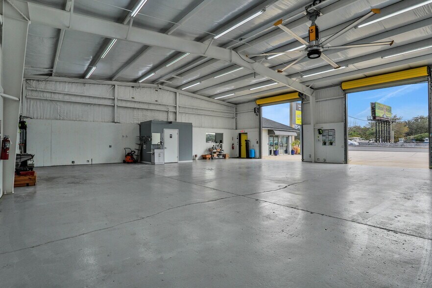 More Photos Of 13755 Atlantic Blvd, Jacksonville Light Manufacturing For Lease