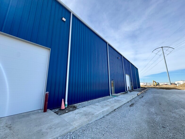 More Photos Of 5700 Eastside Parkway Dr, Gas City Light Distribution For Lease