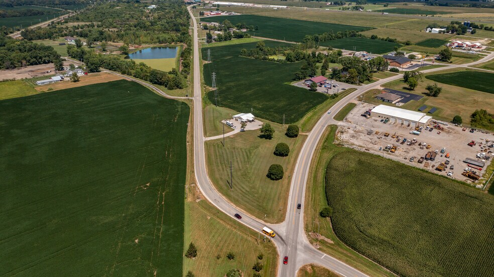 More Photos Of 20447 Old Route 66 Hwy, Staunton Flex For Sale