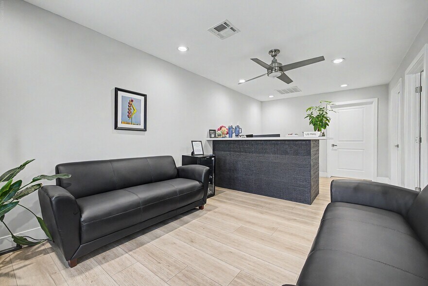 More Photos Of 6470 W Desert Inn Rd, Las Vegas Medical For Sale