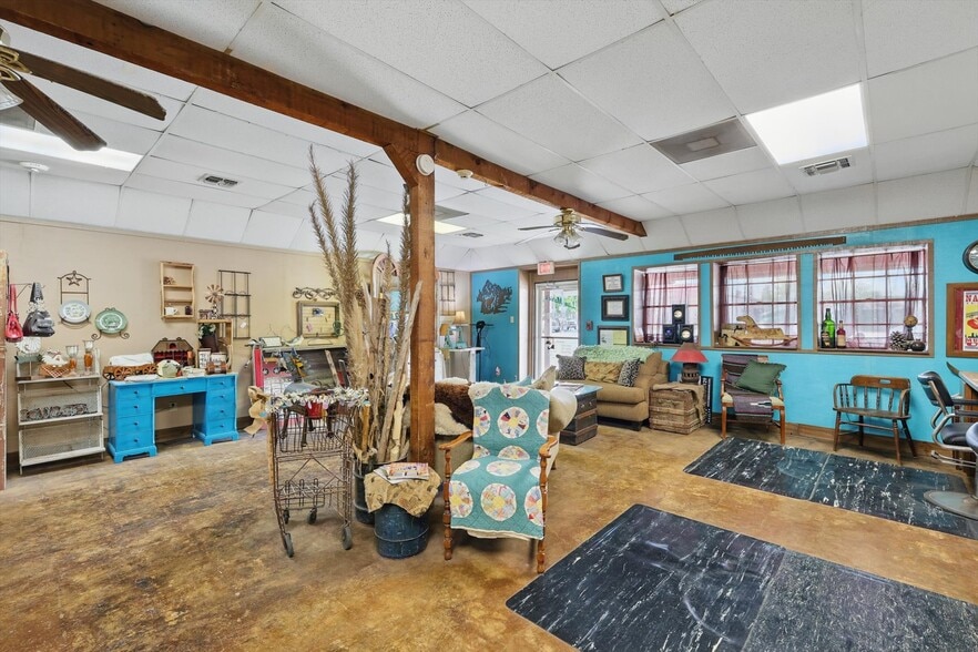 More Photos Of 206 W McCart St, Krum Storefront For Sale