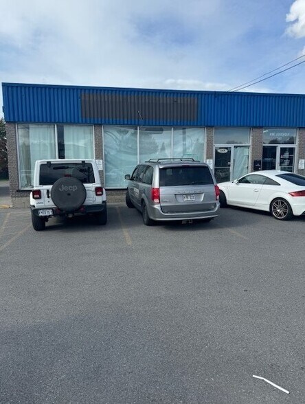 Primary Photo Of 145-149 Boul Saint-Jean-Baptiste, Châteauguay Storefront Retail Office For Lease
