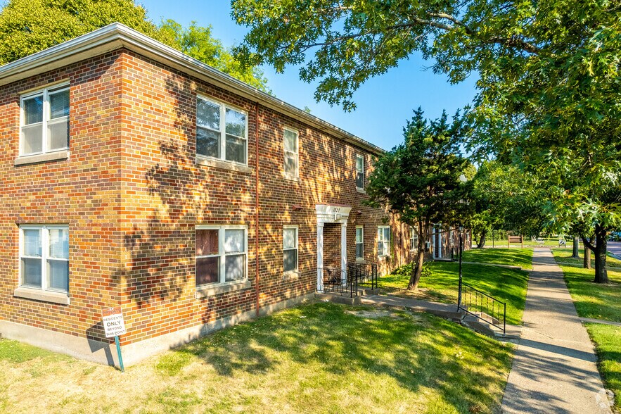 More Photos Of 1203 E 11th St, Davenport Apartments For Sale