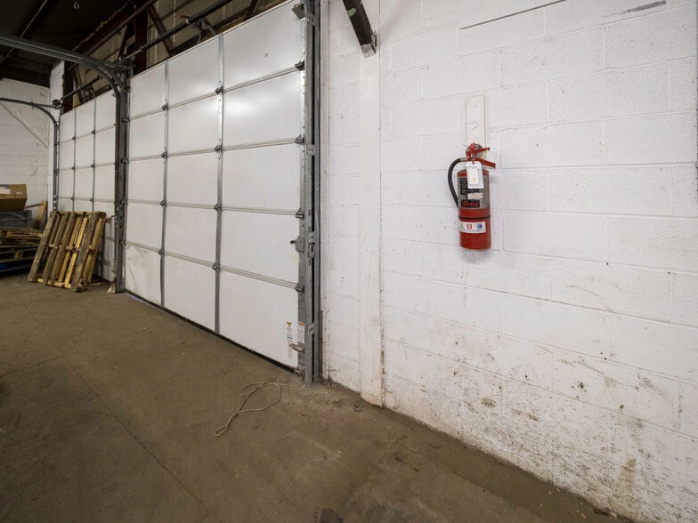 More Photos Of 39 Meade St, Trenton Distribution For Lease