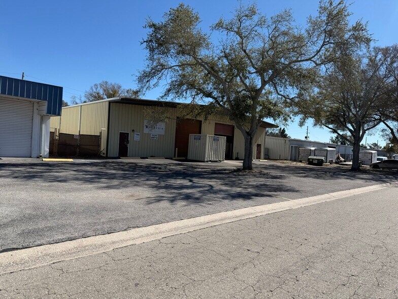More Photos Of 13311 60th St N, Clearwater Manufacturing For Lease