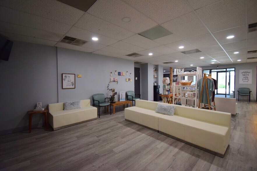 More Photos Of 1708 Jefferson Ave, Mount Vernon Office For Sale
