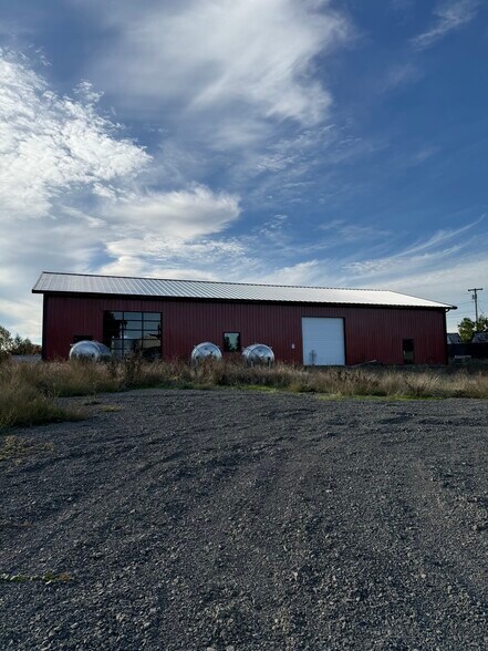 More Photos Of 200 Running Dogs Ln, Saint Helens Specialty For Sale