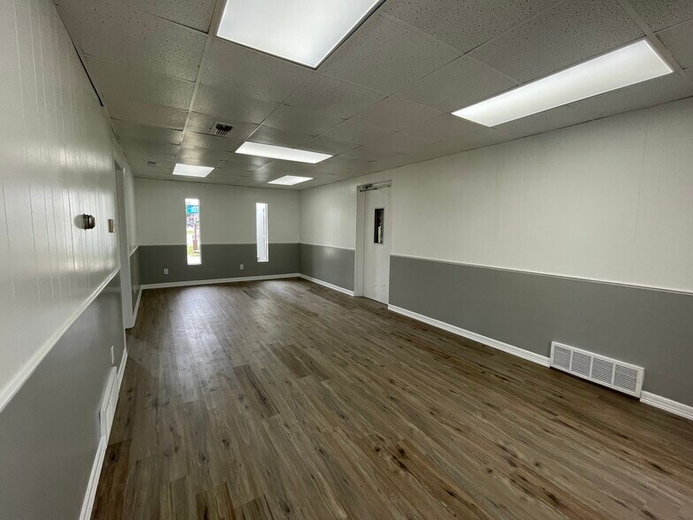 More Photos Of 575 Proffitt st, Midlothian Warehouse For Lease