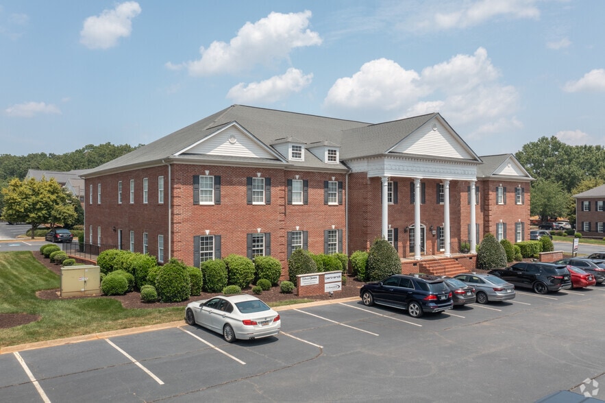 More Photos Of 3453 Pelham Rd, Greenville Office For Lease