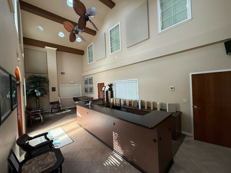 More Photos Of 2502 N Frontage Rd, Plant City Warehouse For Lease