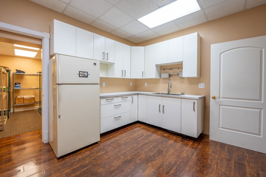 More Photos Of 2840 Ligonier St, Latrobe Office For Sale