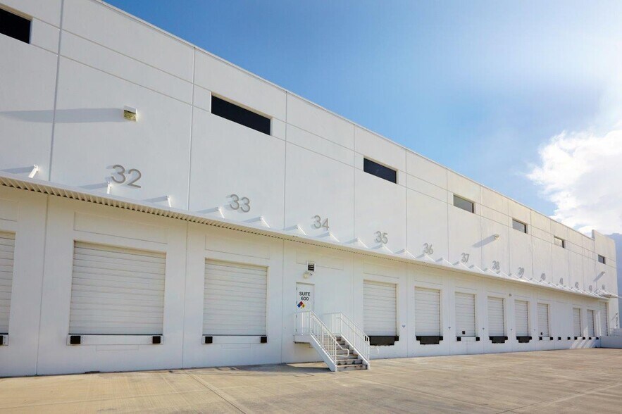 More Photos Of 11230 NW 122nd St, Medley Unknown For Lease