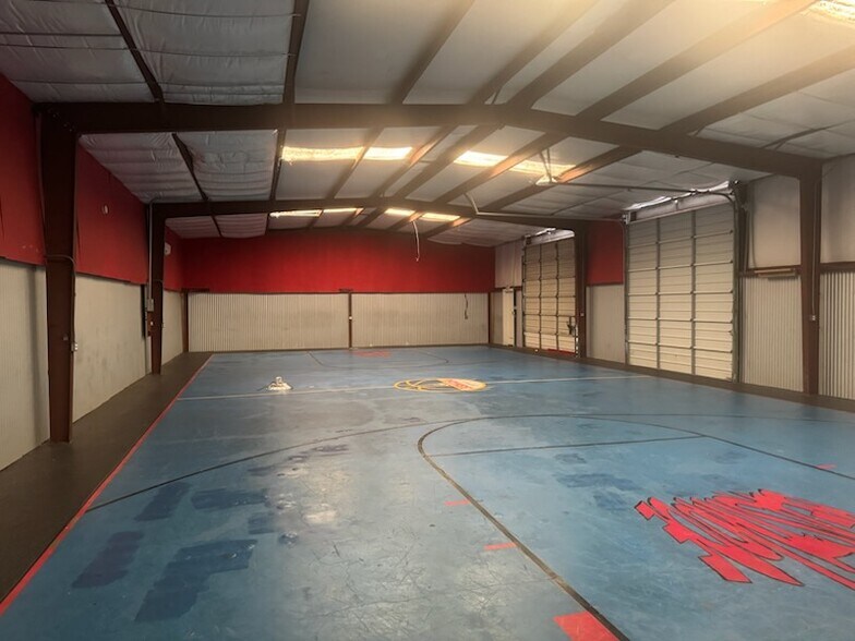 More Photos Of 1611 Elmview Dr, Houston Warehouse For Lease