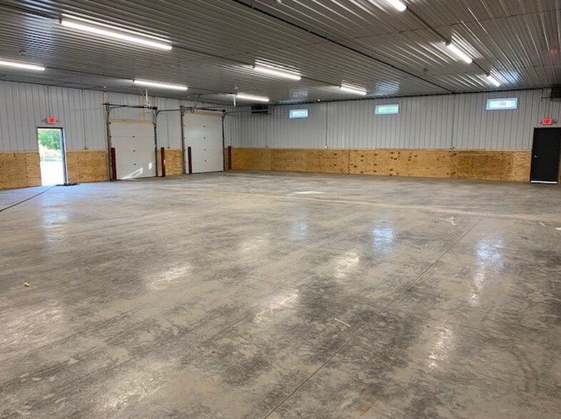 More Photos Of 511 N Clairemont Ave, Eau Claire Warehouse For Lease