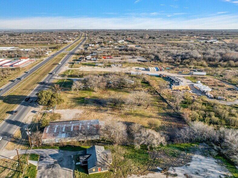 More Photos Of 11211 S US Highway 181, San Antonio Warehouse For Sale