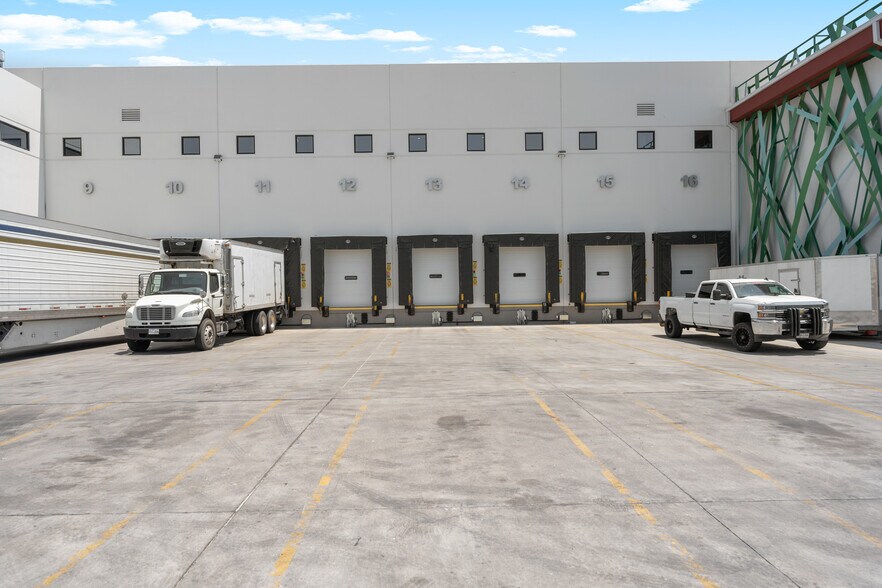 More Photos Of 1407 Commerce Dr, Mission Refrigeration Cold Storage For Lease