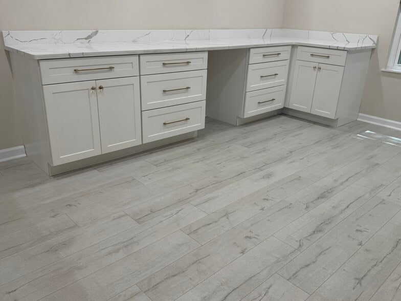 More Photos Of 425 E Crossville Rd, Roswell Office Residential For Sale