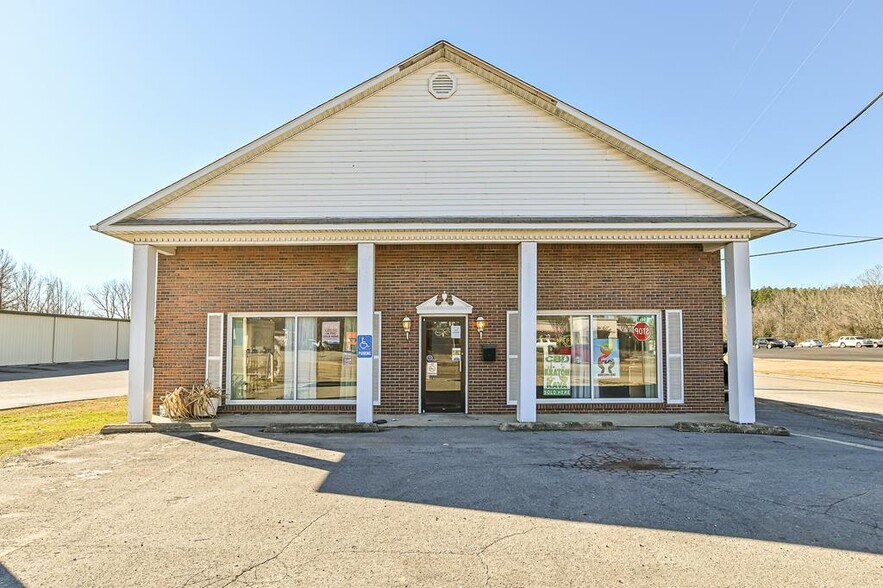 More Photos Of 1102 Mineral Wells Ave, Paris Office For Sale