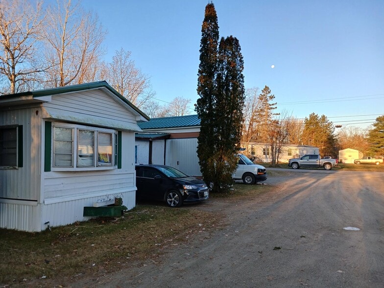 More Photos Of 5 Maple St, Baileyville Manufactured Housing Mobile Home Park For Sale
