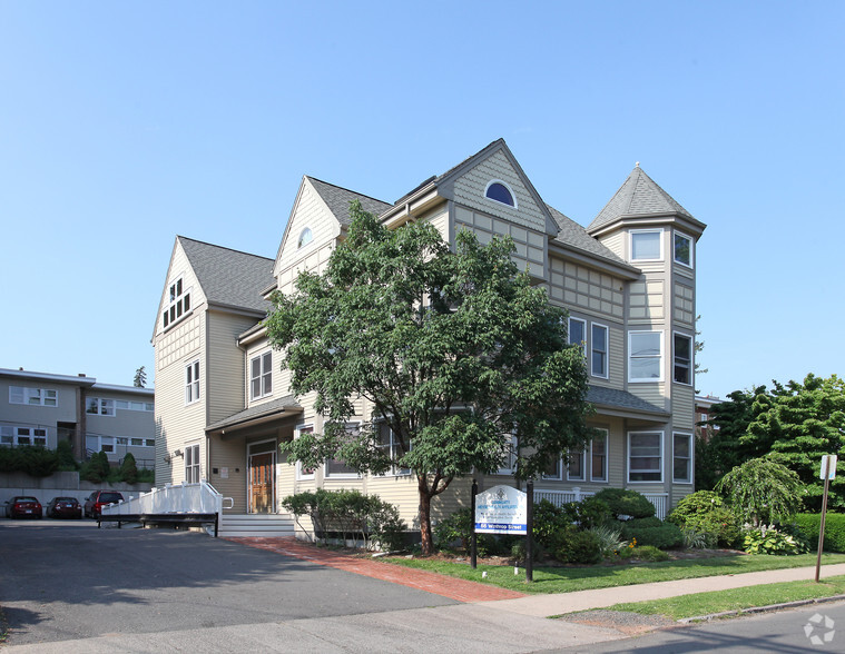 Primary Photo Of 55 Winthrop St, New Britain Medical For Lease