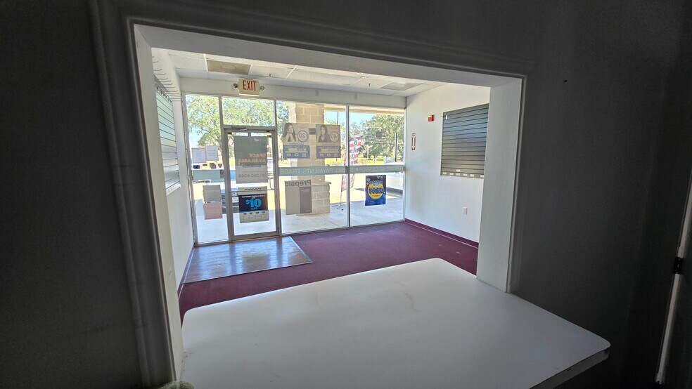 More Photos Of 8805 Jones Rd, Houston Storefront For Lease