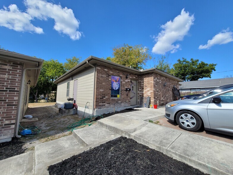 More Photos Of 10911 Baltic St, San Antonio Apartments For Sale