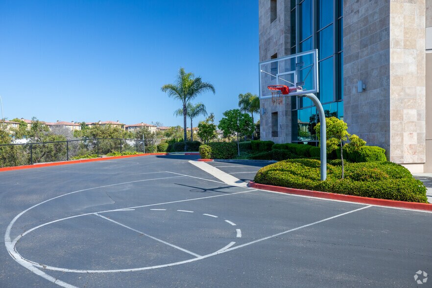 More Photos Of 10620 Treena St, San Diego Office For Lease