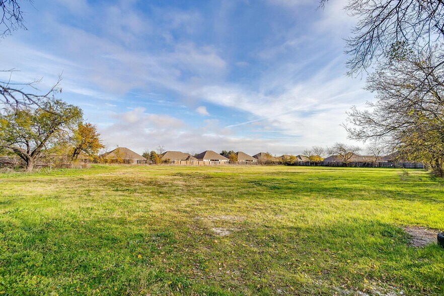 More Photos Of 1101 E Main St, Crowley Land For Sale