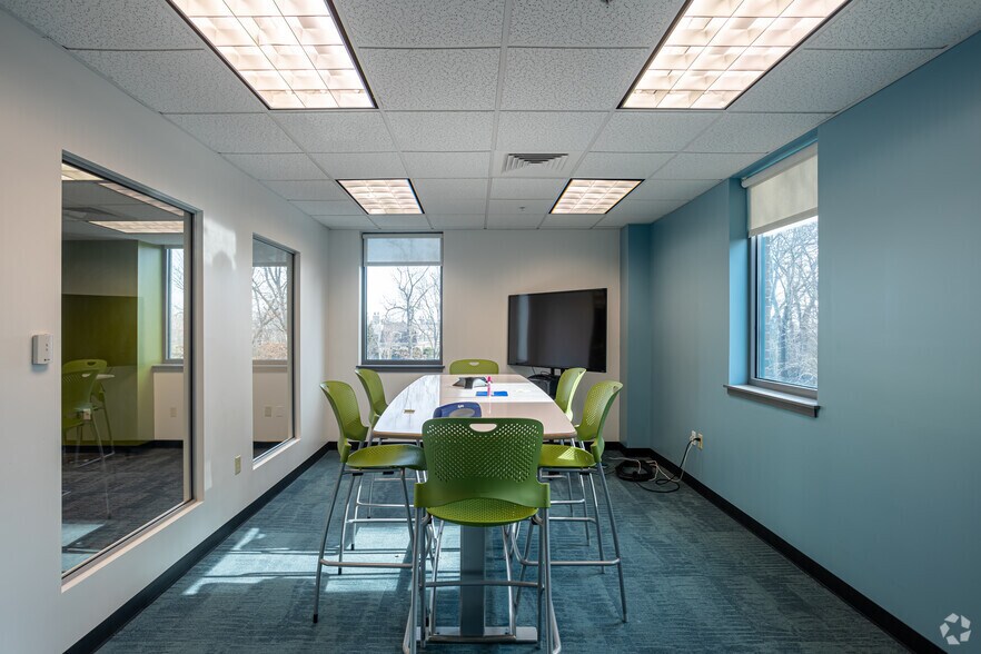 More Photos Of 1405 S County Trl, East Greenwich Medical For Lease