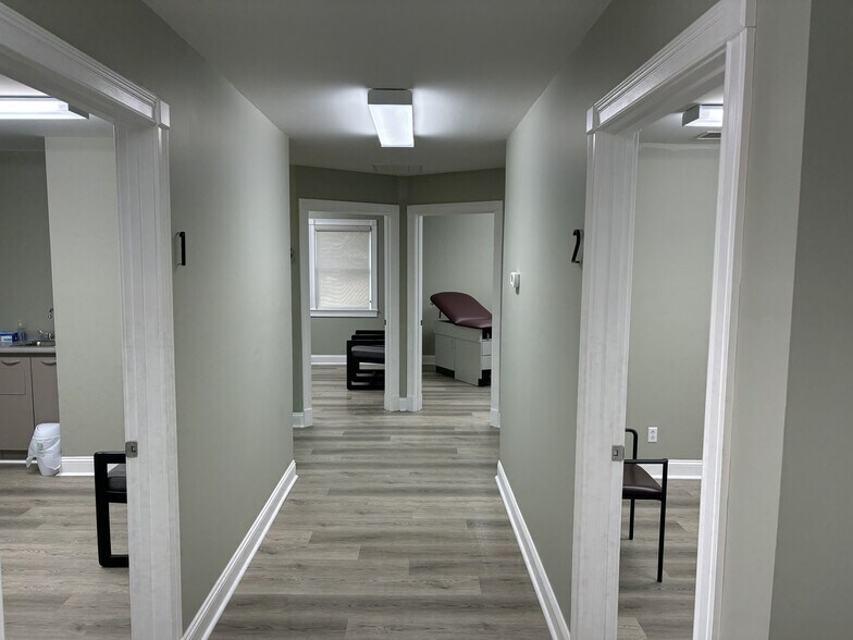 More Photos Of 201 Professional Park Dr, Glasgow Medical For Lease