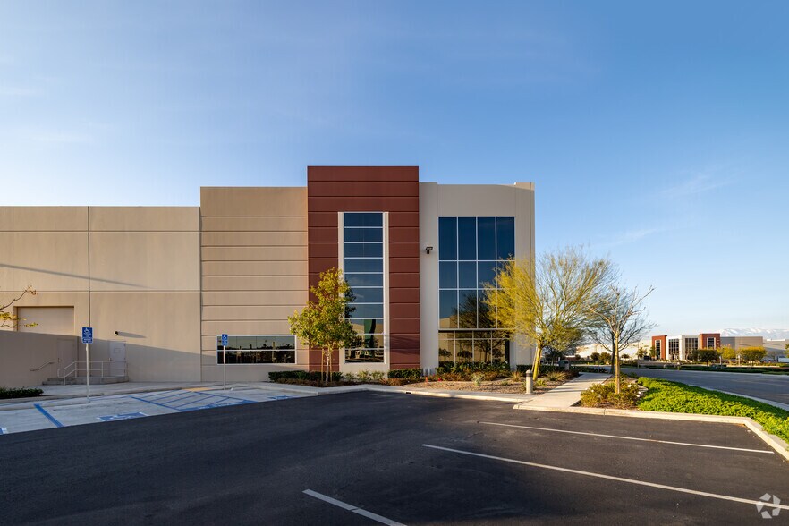 More Photos Of 19055 Messenia Ln, Perris Warehouse For Lease