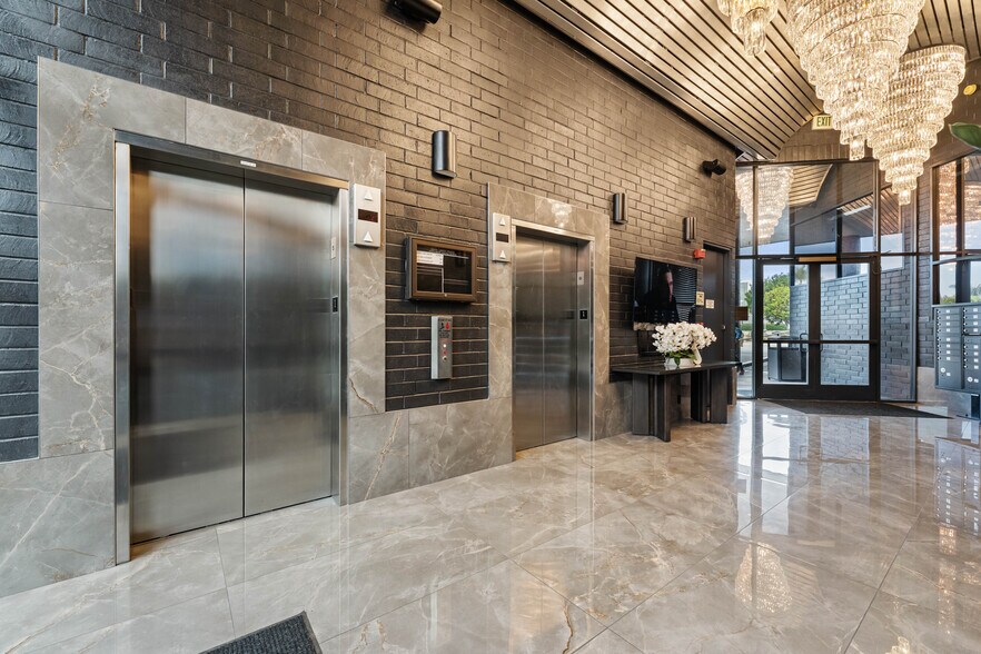 More Photos Of 2670 N Main St, Santa Ana Office For Lease