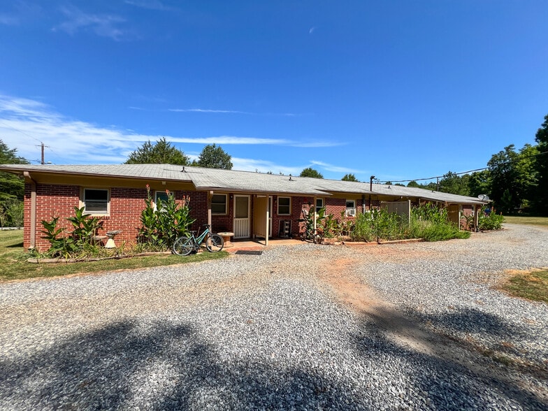 More Photos Of 144 Nottingham Dr, Forest City Apartments For Sale