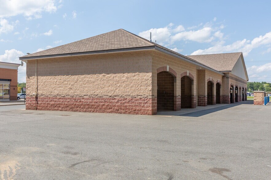 More Photos Of 4567 James Madison Pky, King George General Retail For Sale