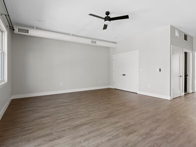 More Photos Of 315 Haywood Rd, Asheville Storefront Retail Residential For Sale