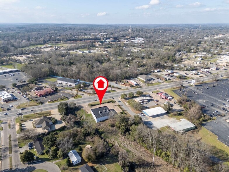 More Photos Of 1205 S Eufaula Ave, Eufaula Freestanding For Sale