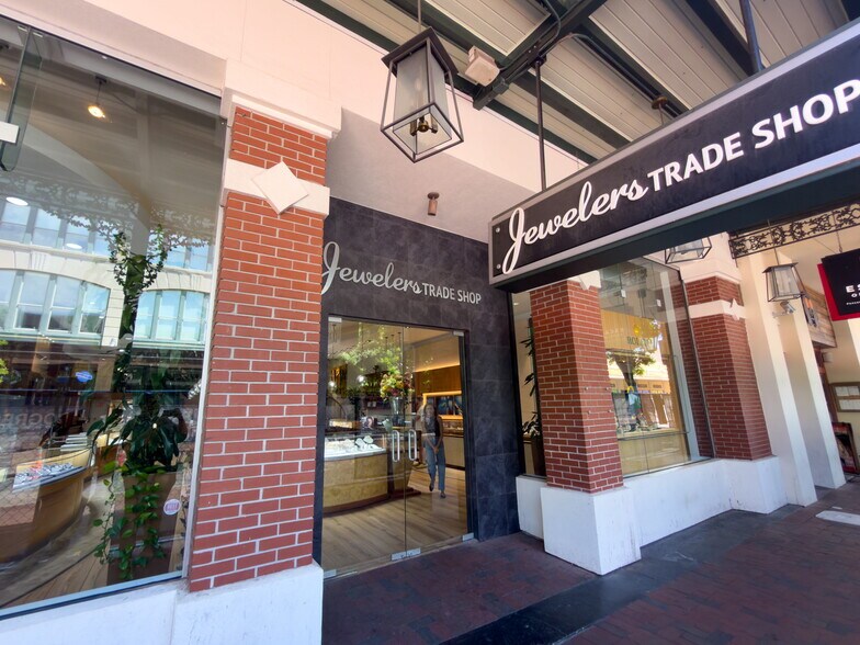 Primary Photo Of 26 S Palafox St, Pensacola Storefront For Lease