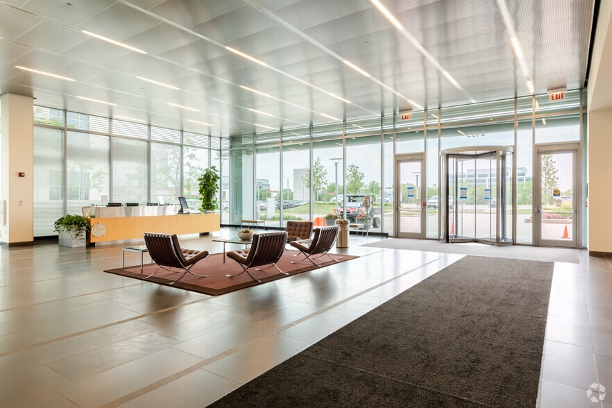 More Photos Of 2135 CityGate Ln, Naperville Unknown For Lease